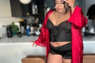 Hawaiian and black BBW ready t... - Image 2