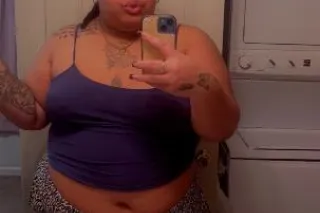 Hawaiian and black BBW ready t... - Image 3